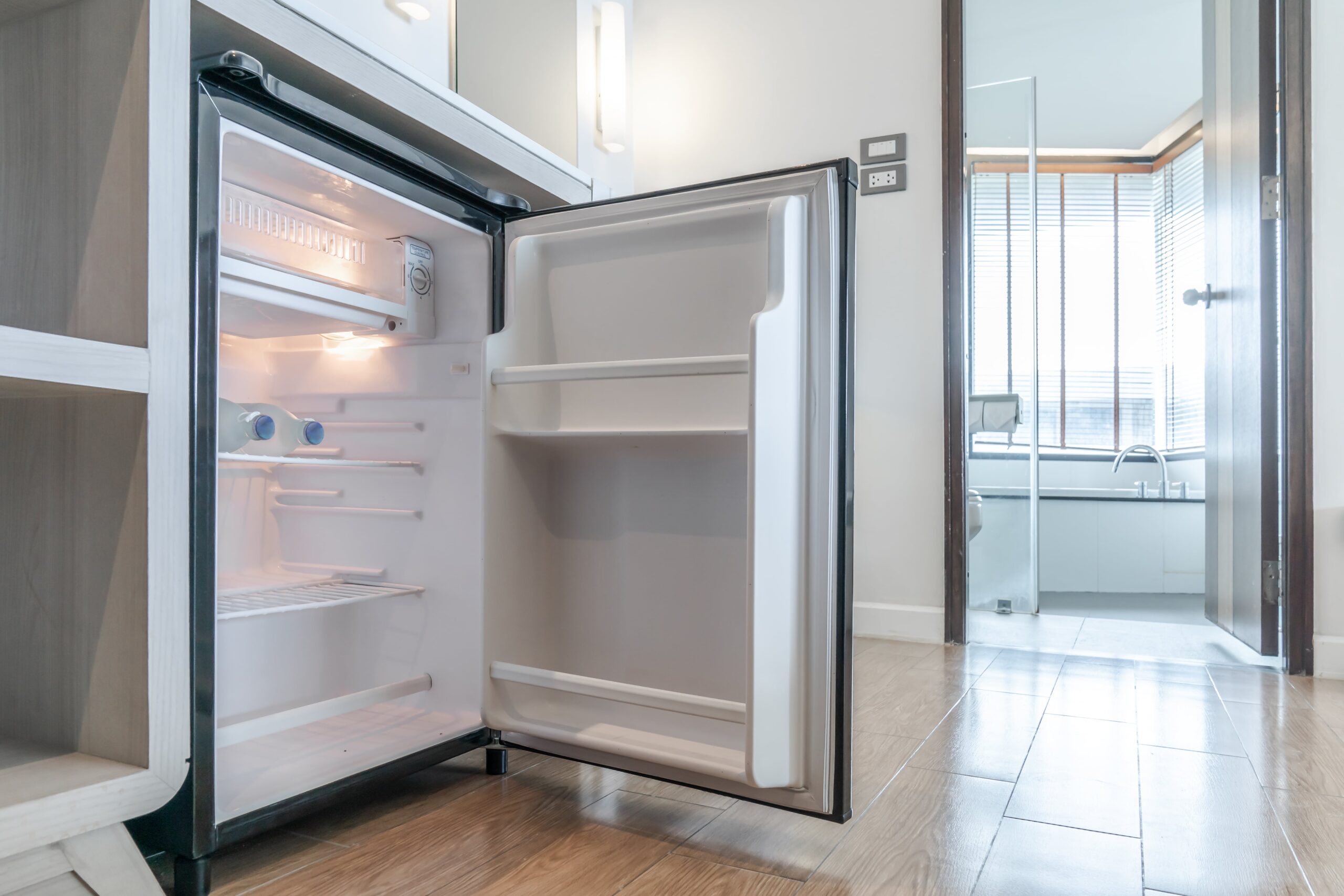 Выбор холодильного мини-шкафа для барной стойки